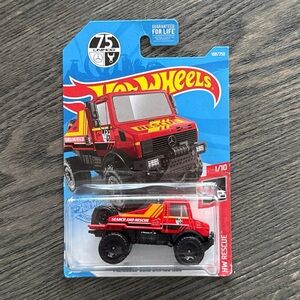 2021 Hot Wheels #188 HW Rescue Mercedes-Benz Unimog 1300 red